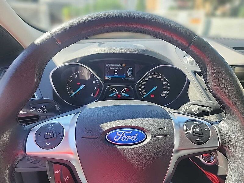 Ford Kuga Titanium Sitzheizung Navi Rückfahrkamera