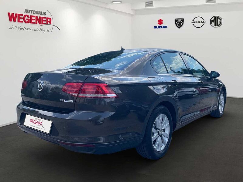 Volkswagen Passat TRENDLINE+NAVI+KLIMA+BLUETOOTH+PDC