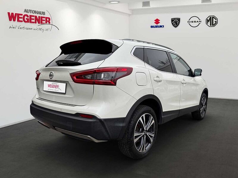 Nissan Qashqai N-CONNECTA PANO NAVI KAMERA SITZH.